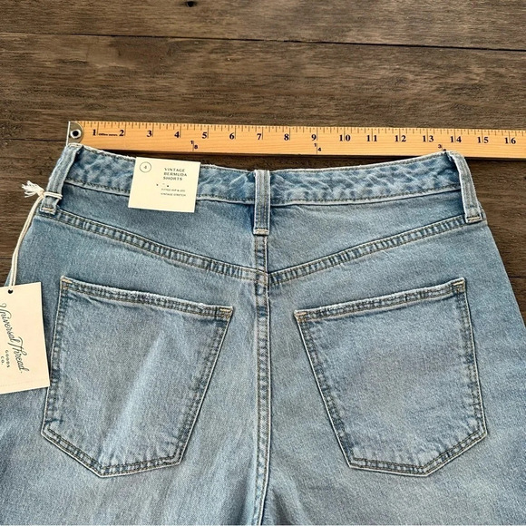 NWT Universal Thread Womens Size 4 Vintage Bermuda Shorts Denim Cut Off Stretch - Picture 7 of 8